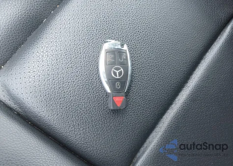 2010 Mercedes-Benz E 350 4Matic из США, поврежденный, VIN WDDHF8HB7AA178690